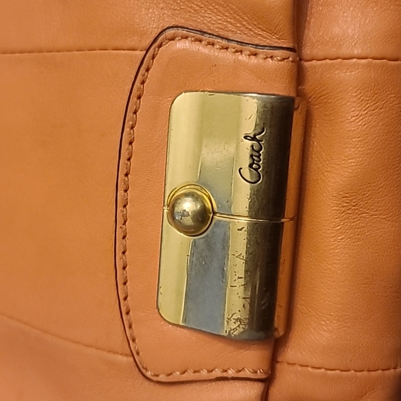 (CCO!)COACH - Large Clutch - Picture 3 of 8